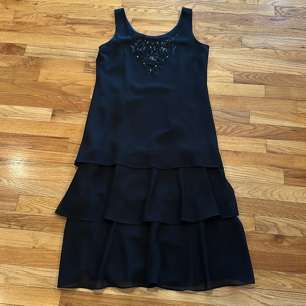 Elegant Black Dress with Sequin/Ribbon/Beaded Floral Embellishments - Picture 4 of 9
